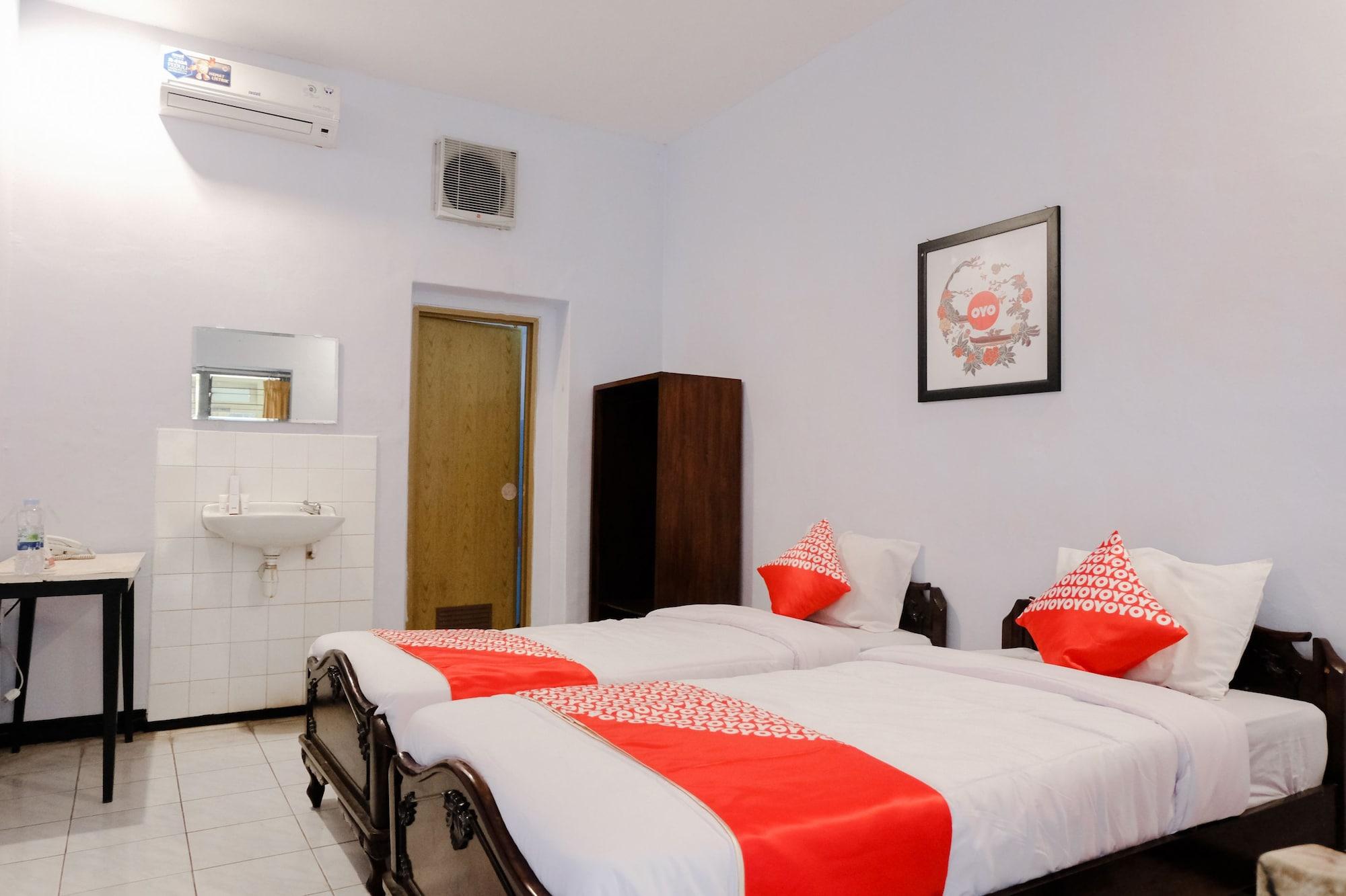 โอโย 1036 โฮเต็ล ปาเลม 1 Hotel มะลัง ภายนอก รูปภาพ